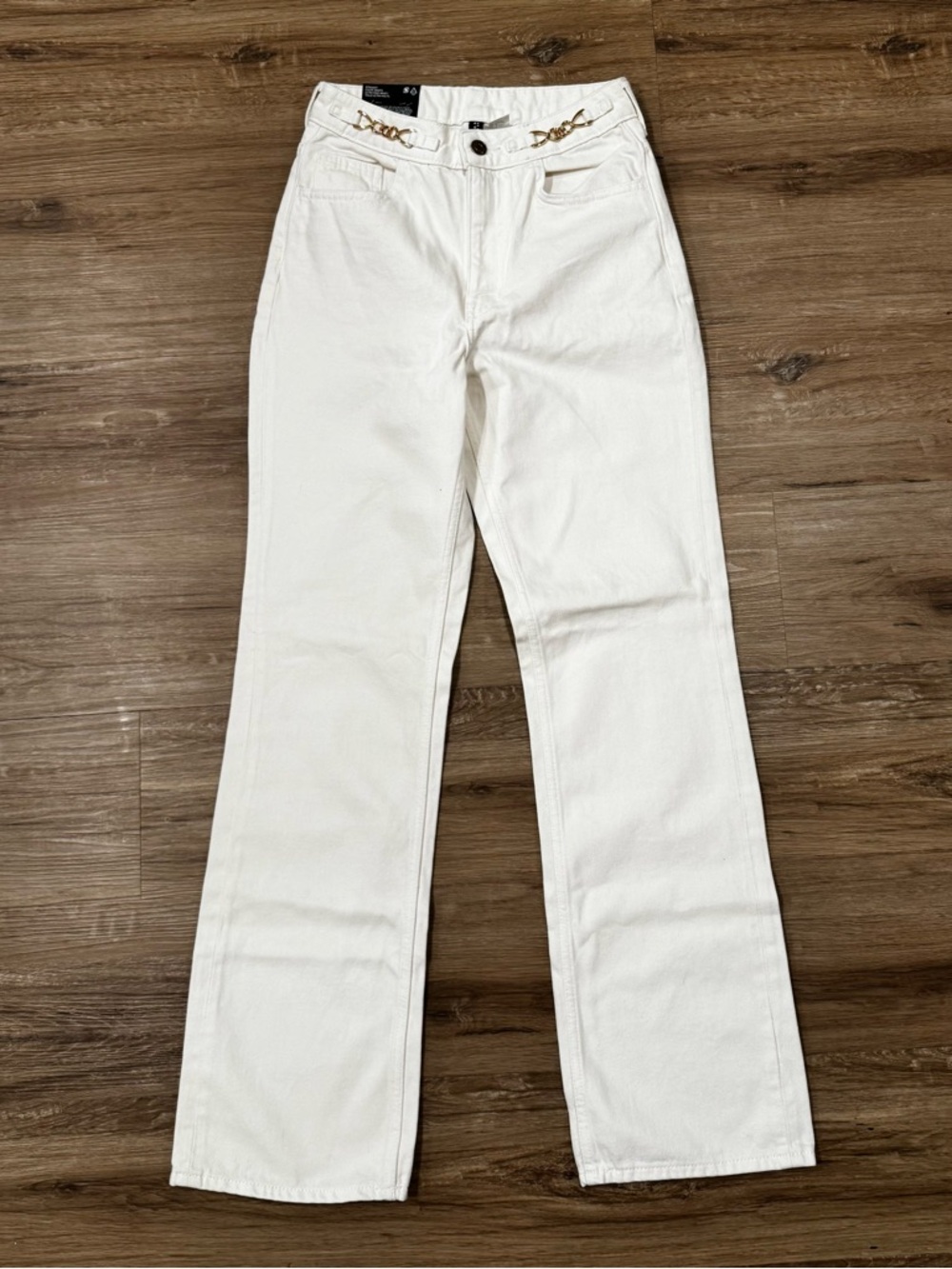 H&M White Wide-Leg Jeans with Chain Accent
